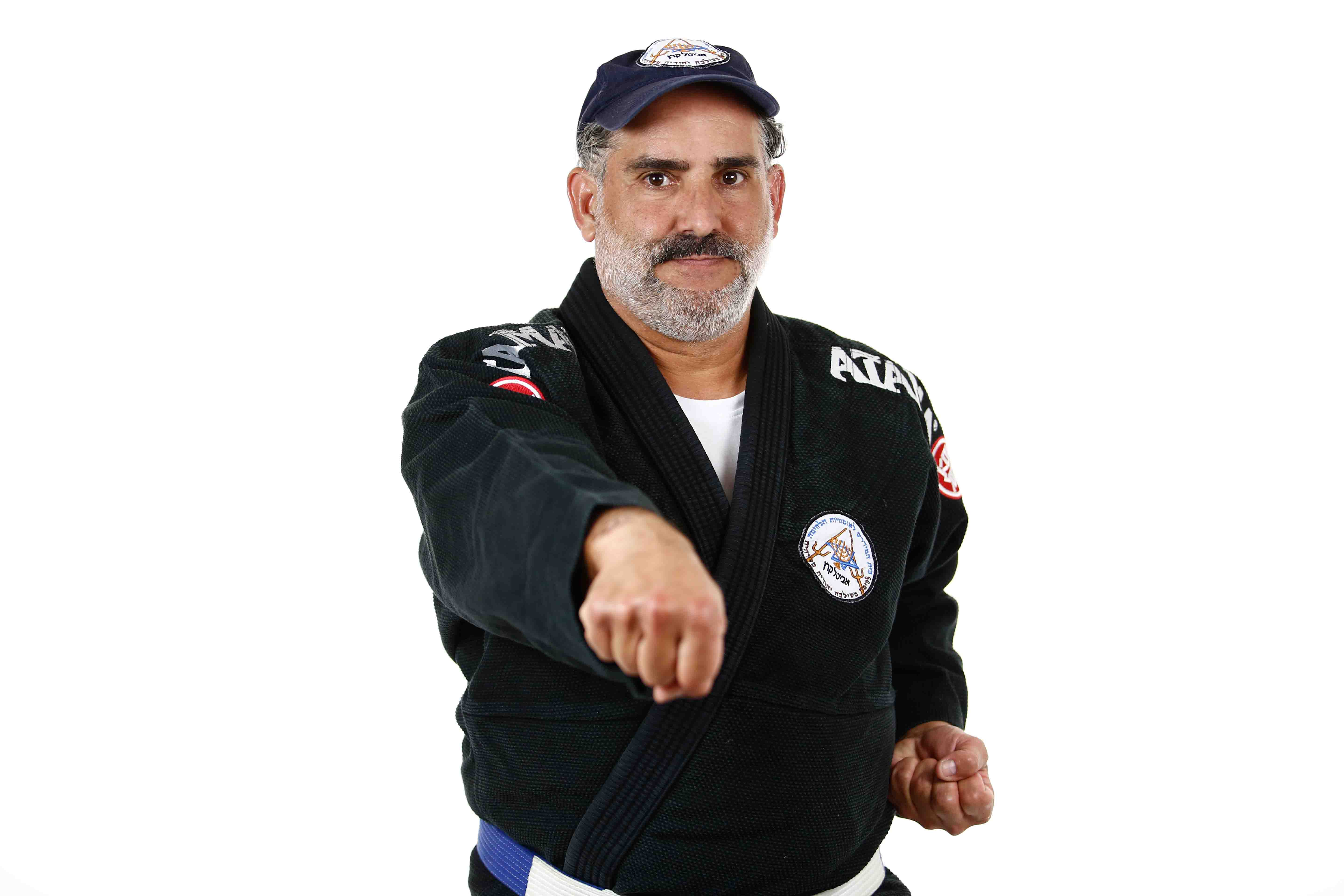 לימודי קרב מגע בנהריה לגברים ונשים